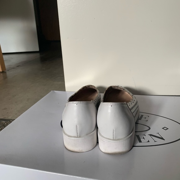White Women’s Flats Loafers Shoes - Picture 5 of 7